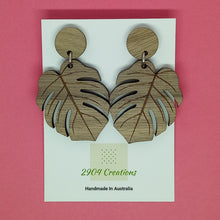 Load image into Gallery viewer, MONSTERA LEAF WALNUT